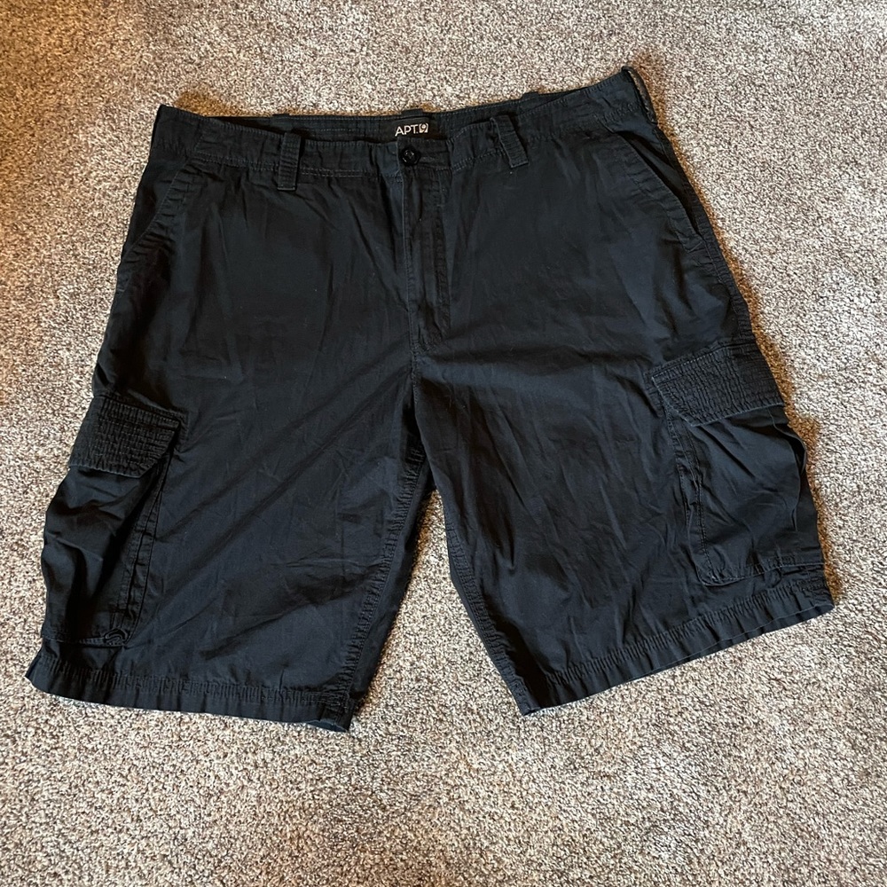 Men’s black cargo shorts size 38